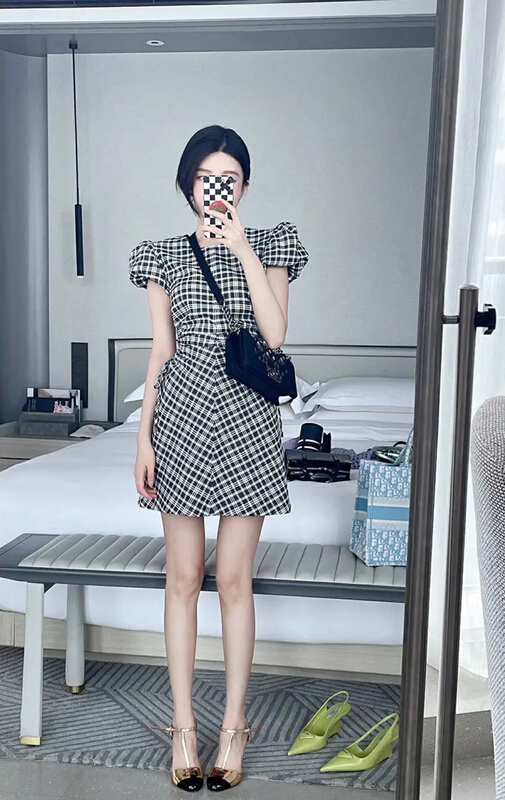 [x · h studio] fresh and simple lattice open waist and close waist to show thin French fairy design feeling crowd short sleeve dress 6277\ozq