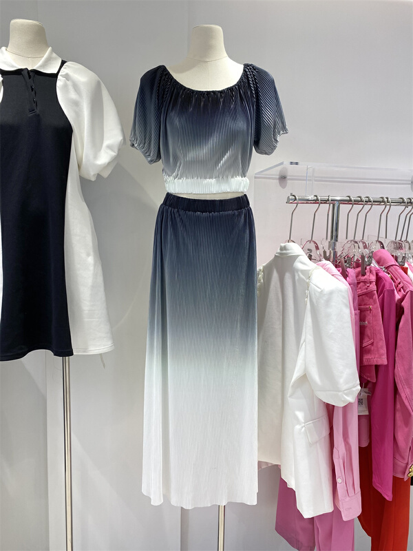 [Tan] off shoulder gradient design top + elastic waist skirt set a2432\zxl
