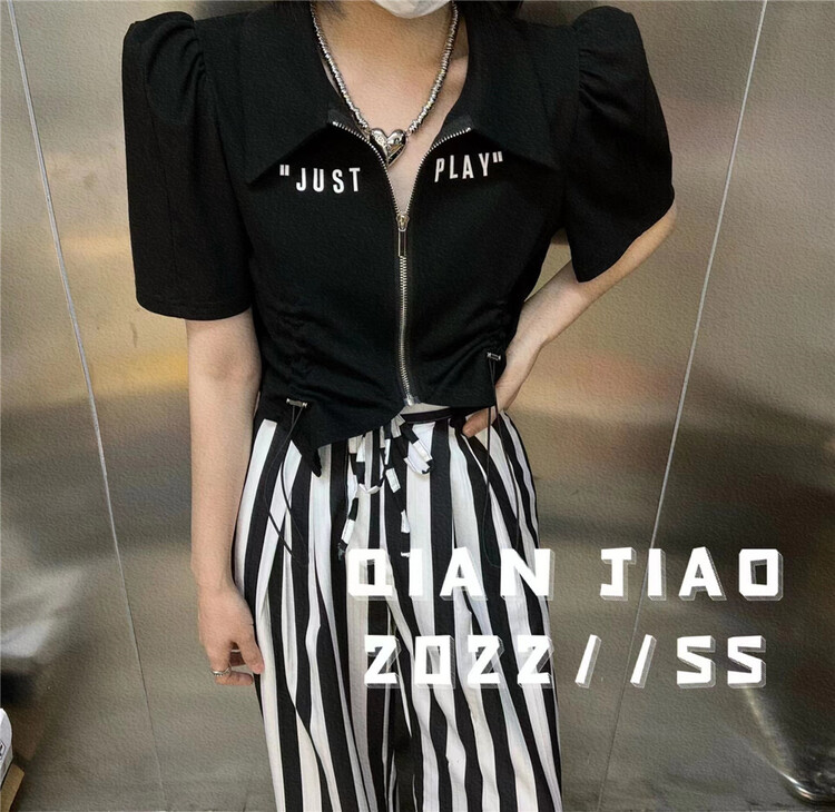 [Qian Jia QIANJIAO] bubble sleeve zipper letter printed blouse 6991-1\pcz
