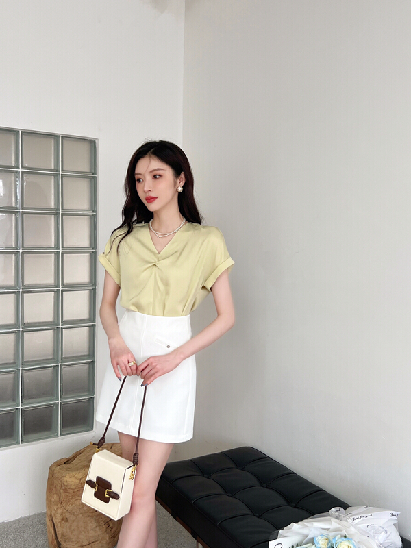 [Hanna inclusive] French V-neck thin pullover shirt m10165\jhy