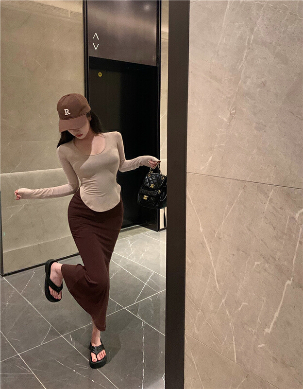 [Amanda] pure desire U-neck slim shirt 9673\pcz