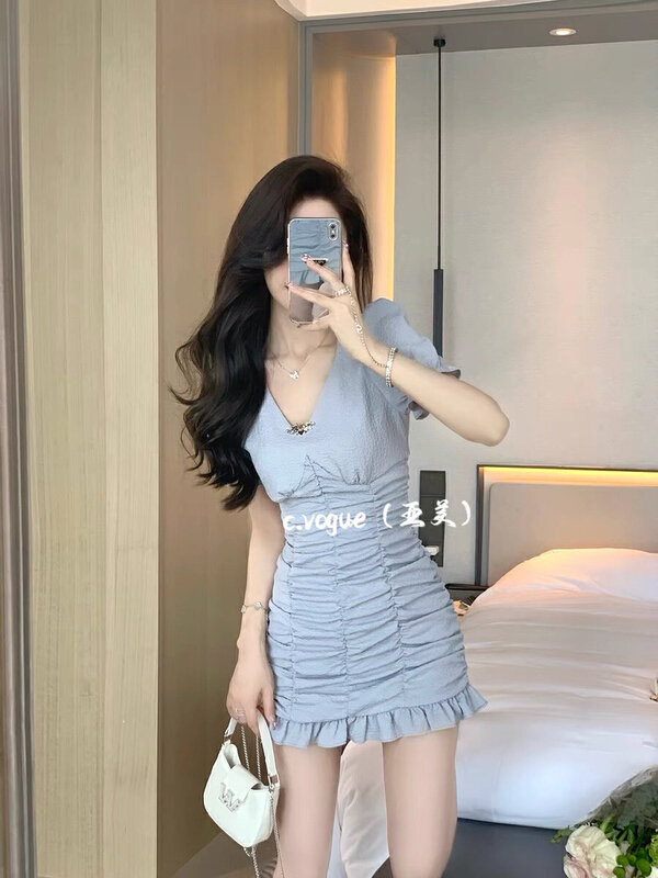 [c.vogue] temperament wrinkle wrap hip V-neck bubble sleeve dress 3993\pcz