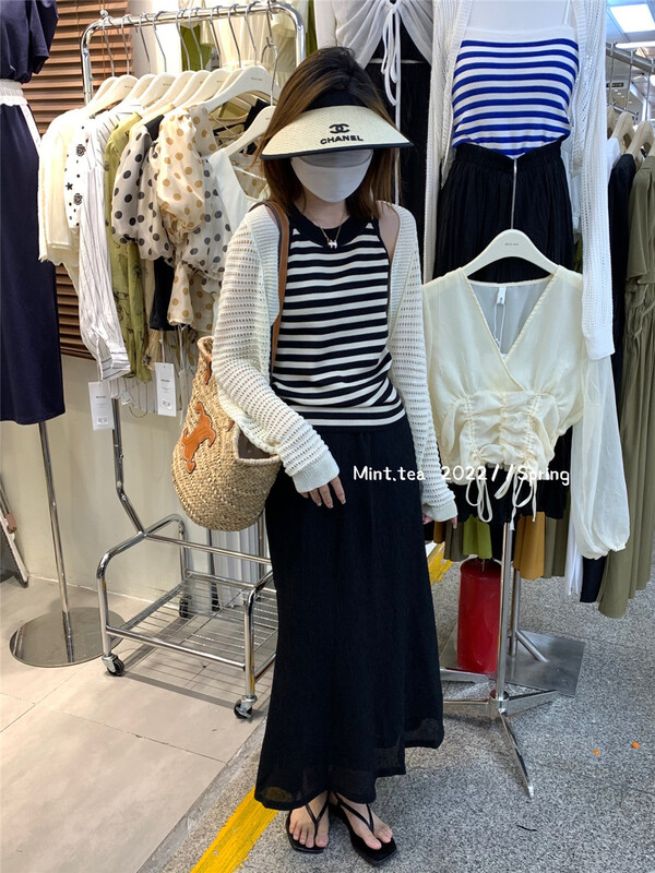 [mint tea] casual stripe color contrast suspender Vest + hollow out sun protection knitted cardigan set 22176\zjy