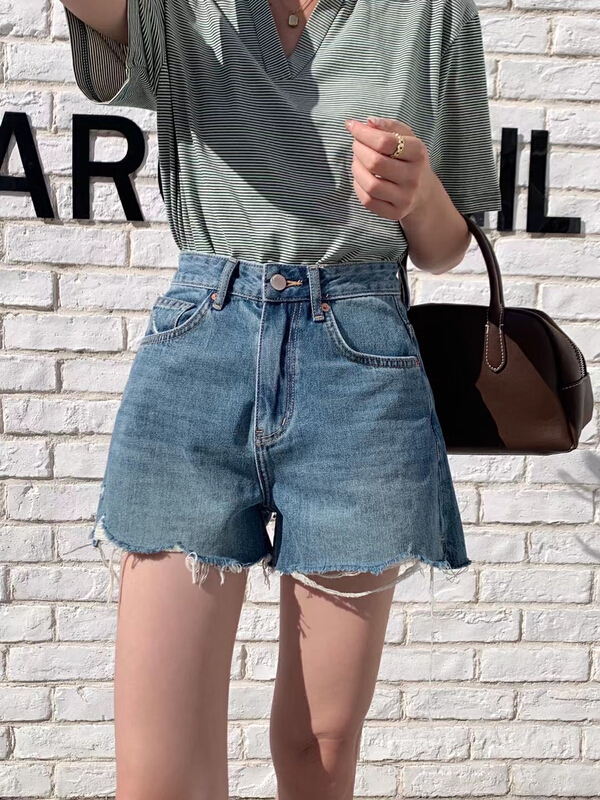 [strictly selected by buyers - Babu] simple and thin versatile denim shorts 81087\cl