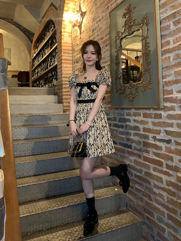 [Amanda] French bubble sleeve square neck small waist dress (dress only) 9685\pcz
