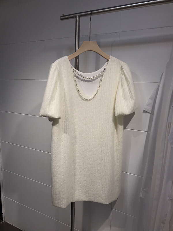 [Wuyi] simple, loose and versatile bubble sleeve dress (detachable with pearl chain) 27229\xj