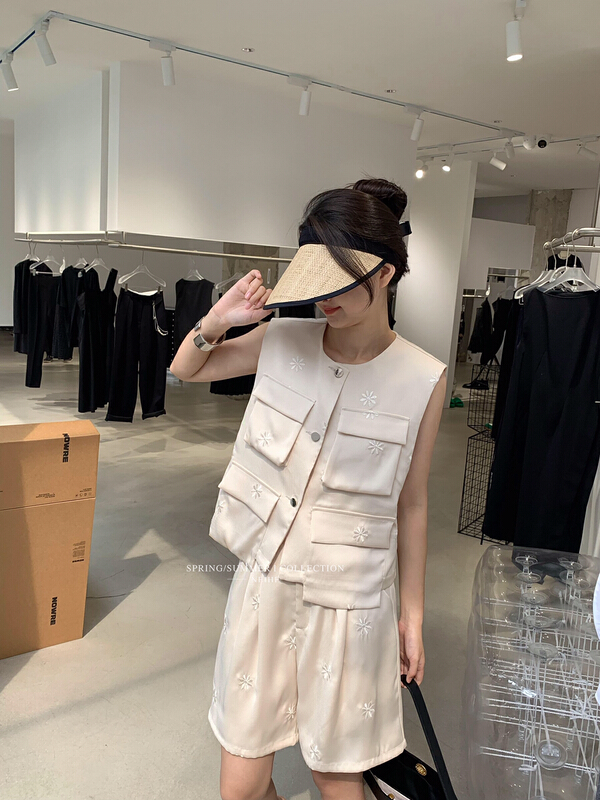 [neihe] flower embroidery sleeveless texture vest 11529\jhy