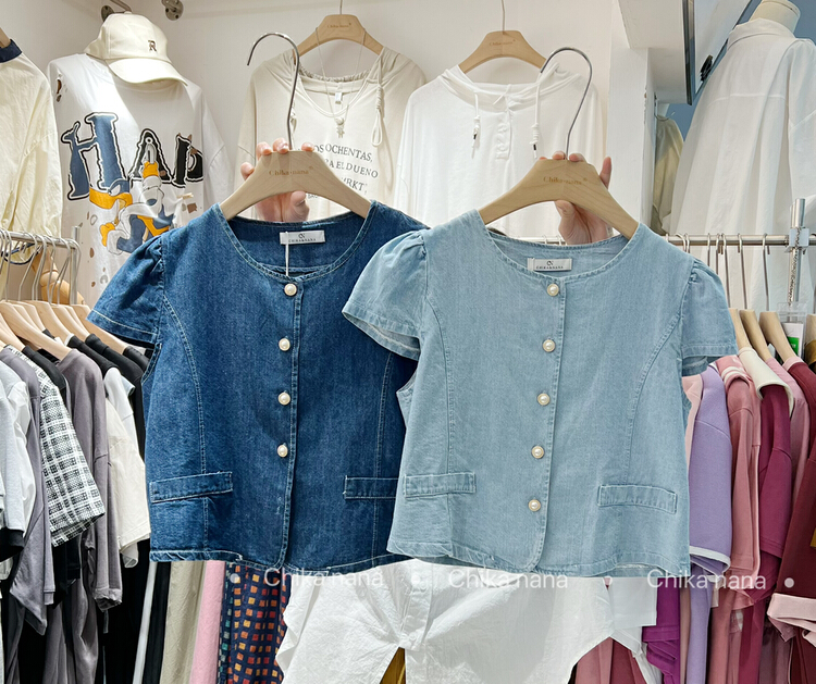 [chika.nana] small literary and artistic style, fresh and slim temperament, versatile commuting style, pearl button shirt y9288\jj