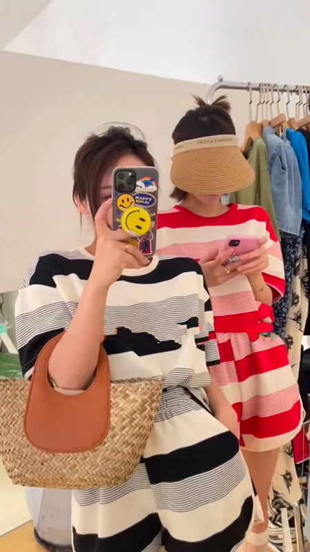 [x · h studio] design feeling backless retro stripe short sleeve + high waist casual sports shorts set 33122\ozq