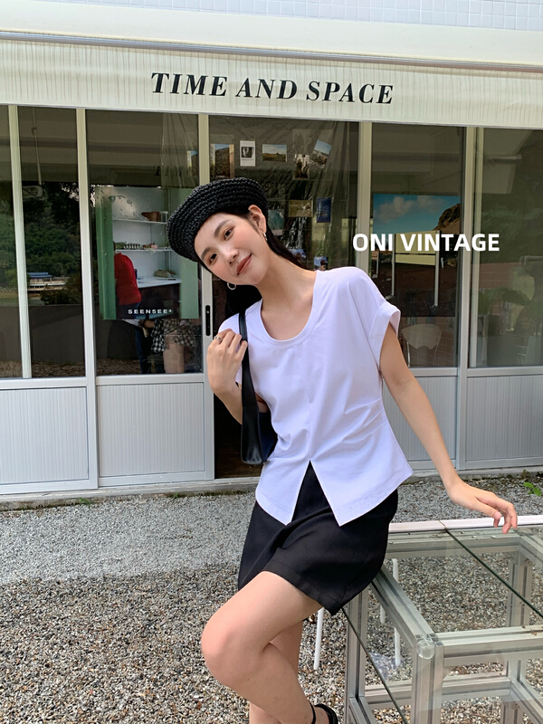 [onivinage oni] design sense U-neck slit slim fitting short sleeve T-shirt ol224t5584