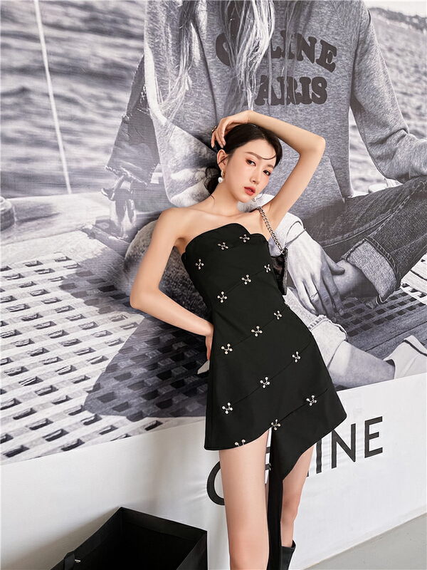 [AC] hot girls' revolving nail button strapless, thin, irregular beveled short dress 7104\jj