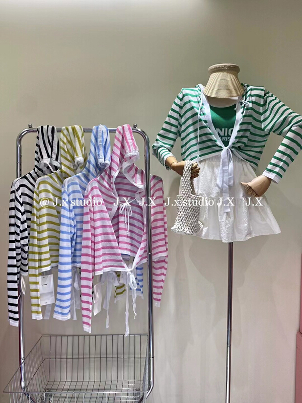 [JX] Korean stripe hooded sunscreen shirt (only selling sunscreen shirt) 628\t