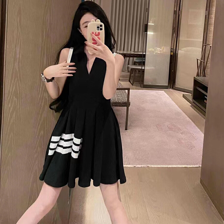 [fan fan] fashionable port style sleeveless V-neck Pleated Dress 278\jj
