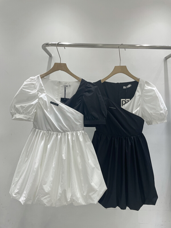 [dawg king] stitched black and white bubble sleeve dress 9583\wtt
