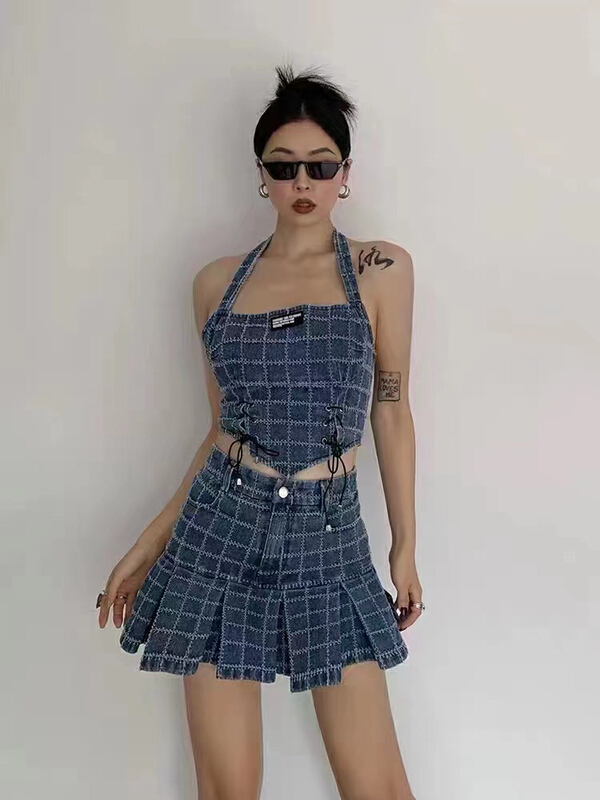 [fan fan] Hong Kong Style hanging neck denim Top + checkered skirt + simple round neck suit 5989\jj
