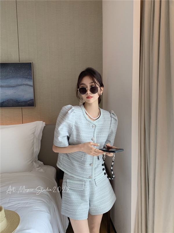 [retain] temperament small fragrance round neck single breasted shirt + versatile casual Shorts Set 226147\lwy