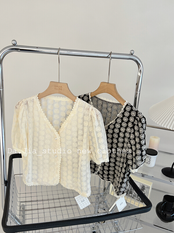 [Dajia] fashion V-neck versatile shirt 22568\zxx