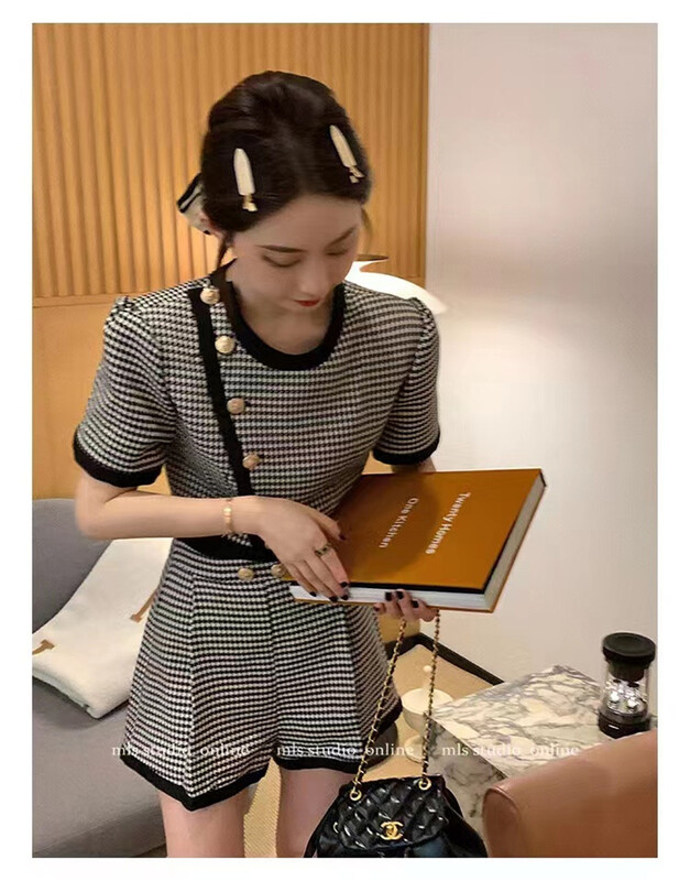 [retain] xiaoxiangfeng qianniao lattice diagonal breasted short sleeved shirt + casual Shorts Set (only selling sets) 229056\xyj