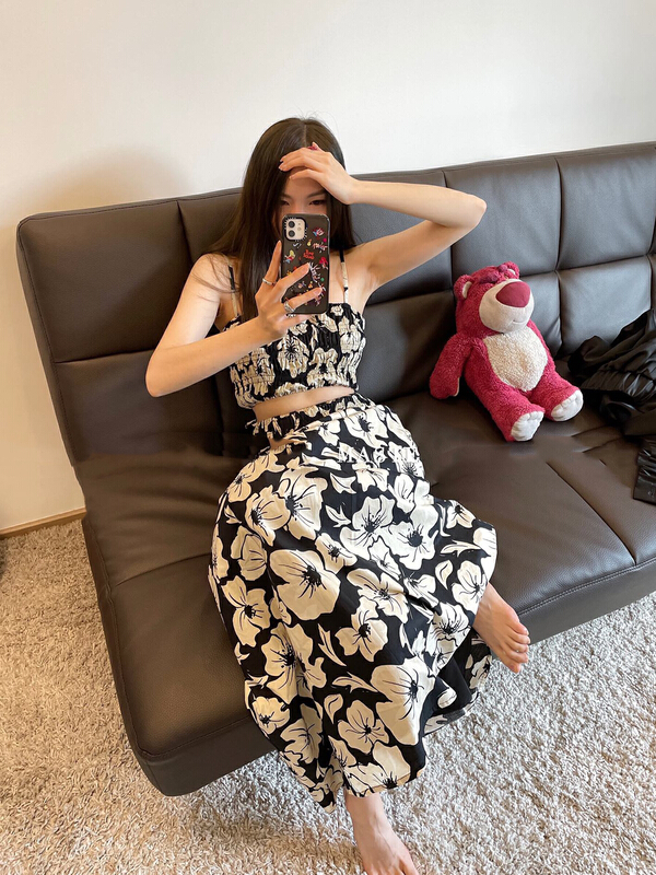 [x · h studio] niche print suspender Vest + high waist slim skirt suit 3155\ozq