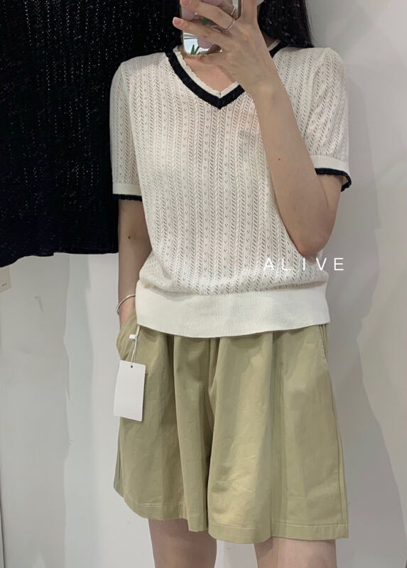 [alive] contrast V-neck simple and versatile shirt 8041\hyy