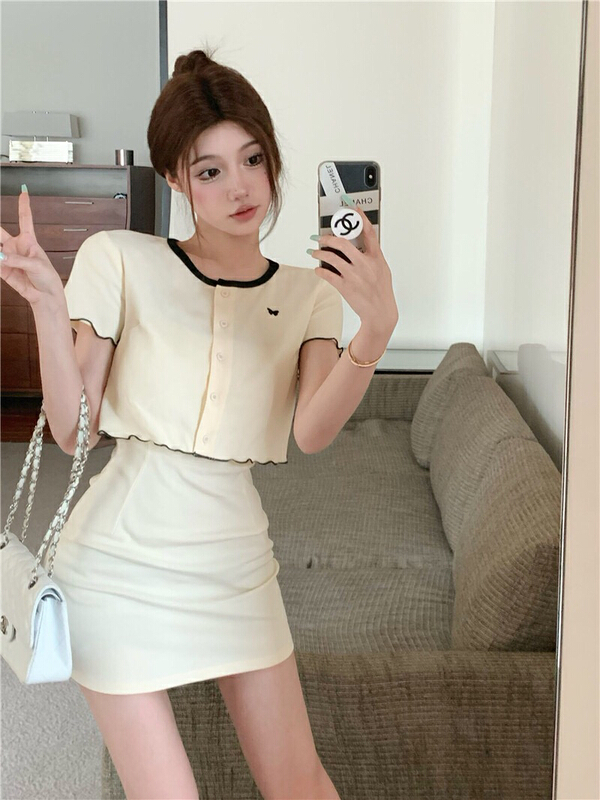 [Doudou family] small fragrance style casual Top + mosaic color suspender skirt suit 88437\jj