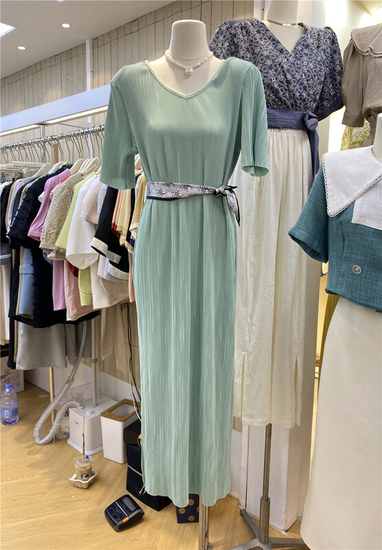 [31 fashion] Korean V-neck shoulder dress (only skirts) 81686\hjy
