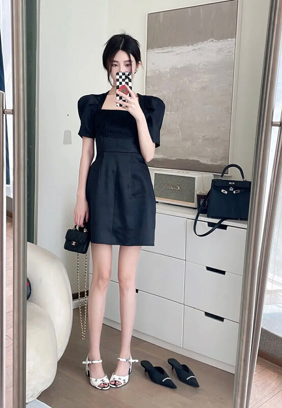 [x · h studio] French retro Hepburn high-grade square neck dress 6295\ozq