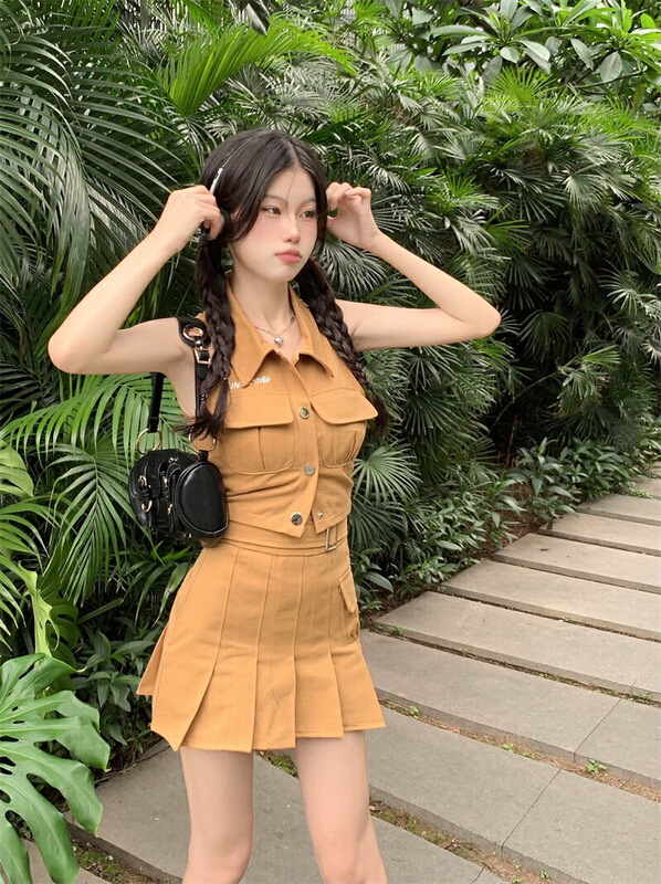[Doudou family] retro fashion Vest + pleated slim skirt suit 88432\jj