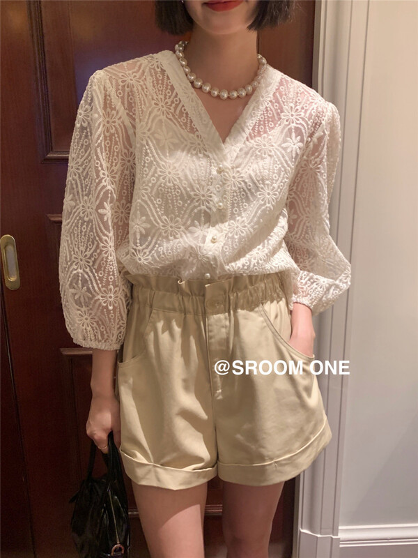 [s.room] French elegant V-neck embroidered blouse + versatile suspender vest set 2361\lsl