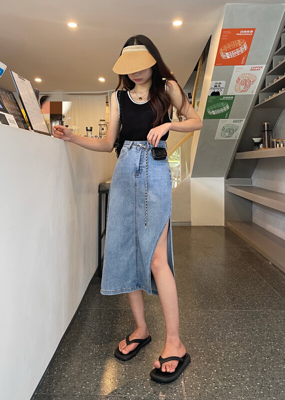 [en Xi'er] temperament slit elastic denim skirt (with chain) ehl2526\l