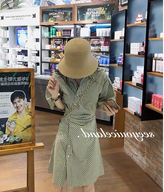 [ou zhengsha] French bubble sleeve green stripe wrinkled waist shirt dress 18885\jj