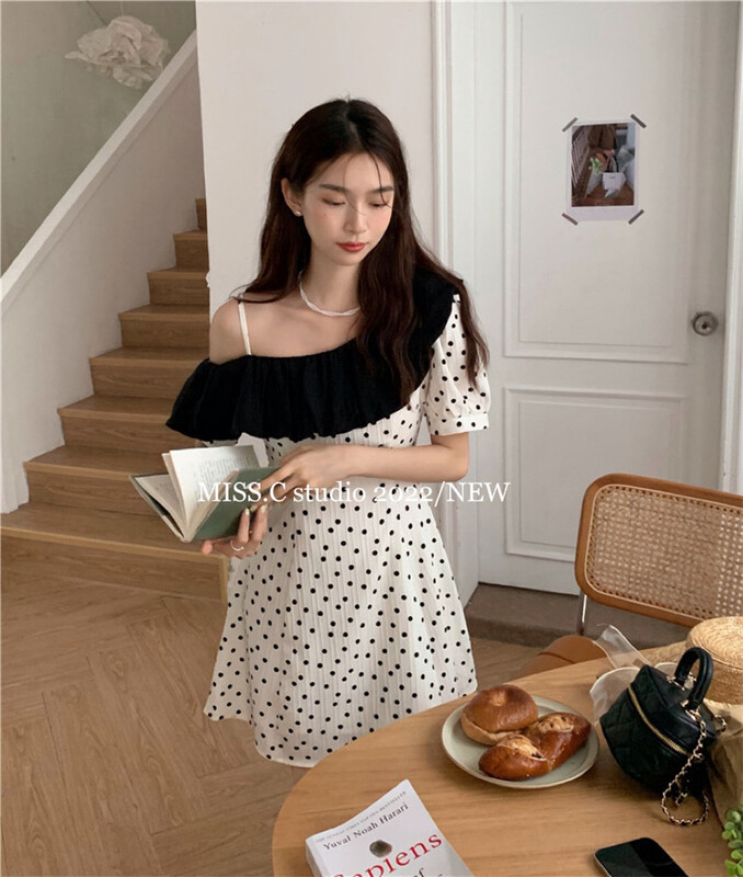 [miss.c studio] French off shoulder wave point contrast suspender dress 1587\zxx