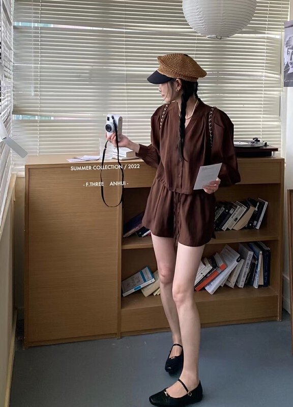 Air sense Tencel fabric [f.three] V-neck shirt + Elastic Waist Shorts Set 87370\xj