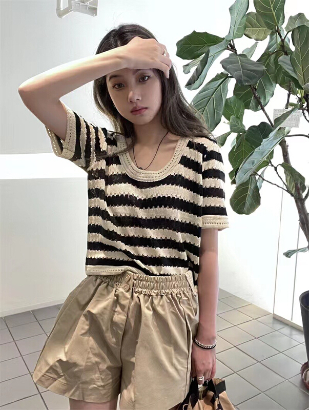 [a+] round neck hollow stripe short sleeve T-shirt 327\wpl