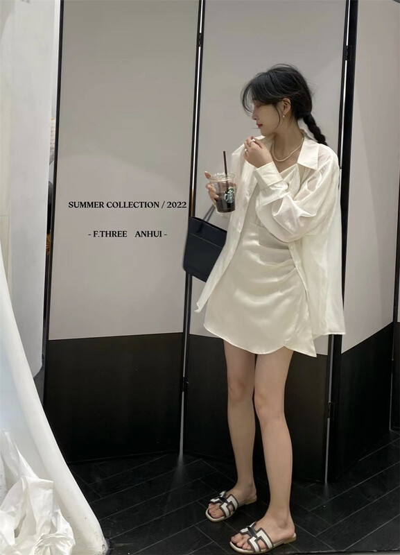 [f.three] French V-neck, waist closed, slim, A-line suspender short dress (only suspender skirt) 87383\xj