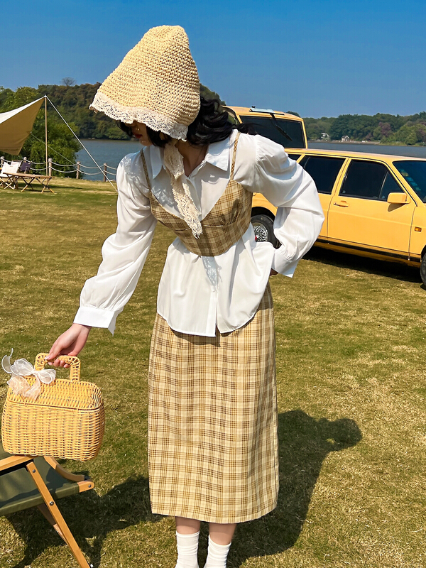 A new year in early spring! [rong'er family] pastoral pattern Vest + slim half skirt + solid color shirt suit 60516\hjy