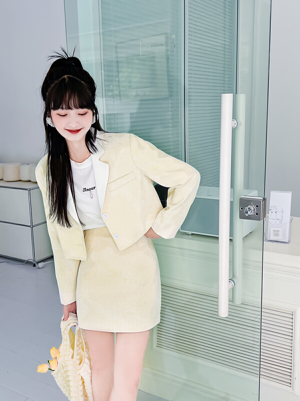 New year in early spring! [rong'er family] Korean style suit + simple slim skirt suit 11577\hjy
