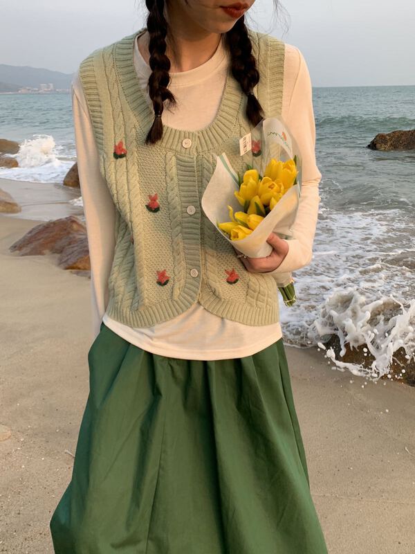 Original price 55.27! A new year in early spring! [from Anna] Mori series versatile small flower embroidered vest 6091\lsw