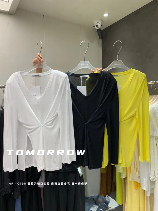 [tomorrow] simple V-neck solid color slit sunscreen shirt 5180\ozq