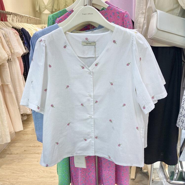 [sugar offices] Japanese versatile embroidered V-neck shirt 1220\hbx