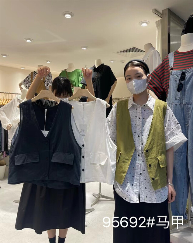 [Mujia] single breasted sleeveless comfortable vest (only selling vest) 95692\l