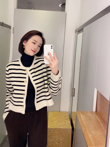 Cos women's 2021 winter new French small fragrance stripe wool knitted cardigan thin top coat