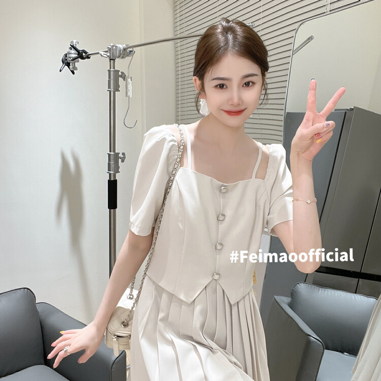 In early summer! [Feimao (Yimao)] Korean pure color Pleated Dress ym-7420\lsl