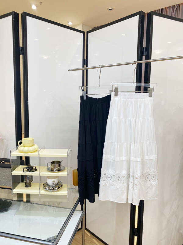 [Feimao (Yimao)] Korean version versatile hollow out A-line skirt z-4189\lsl