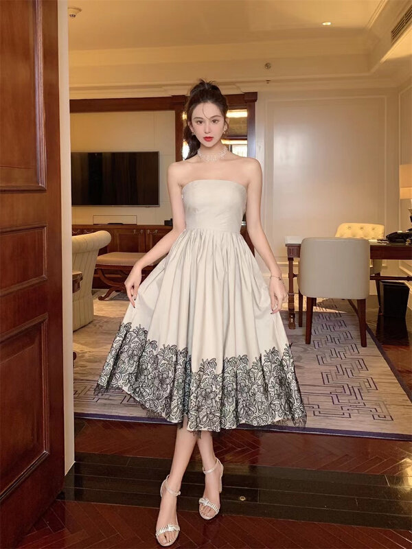 New year in early spring! [Magnolia] fashionable and generous embroidered strapless dress g31\jj