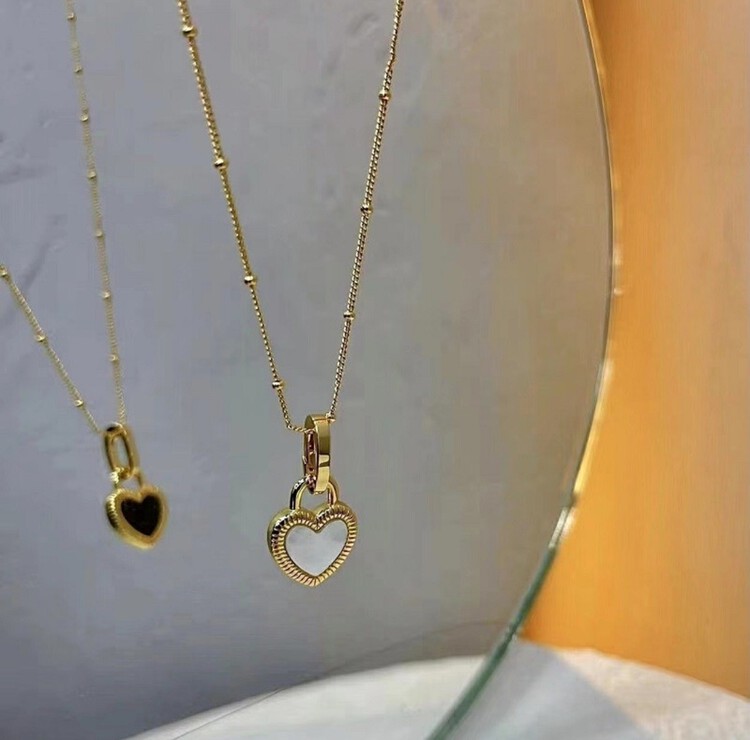 [inside] ins niche design sense shell love simple black and white double-sided wearable short necklace x3310# zxl