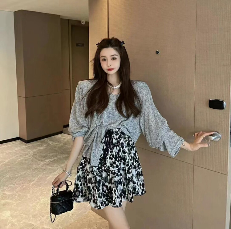 [I do do] round neck clean long sleeve T-shirt + fashionable high waist casual Shorts Set 8205 \jj