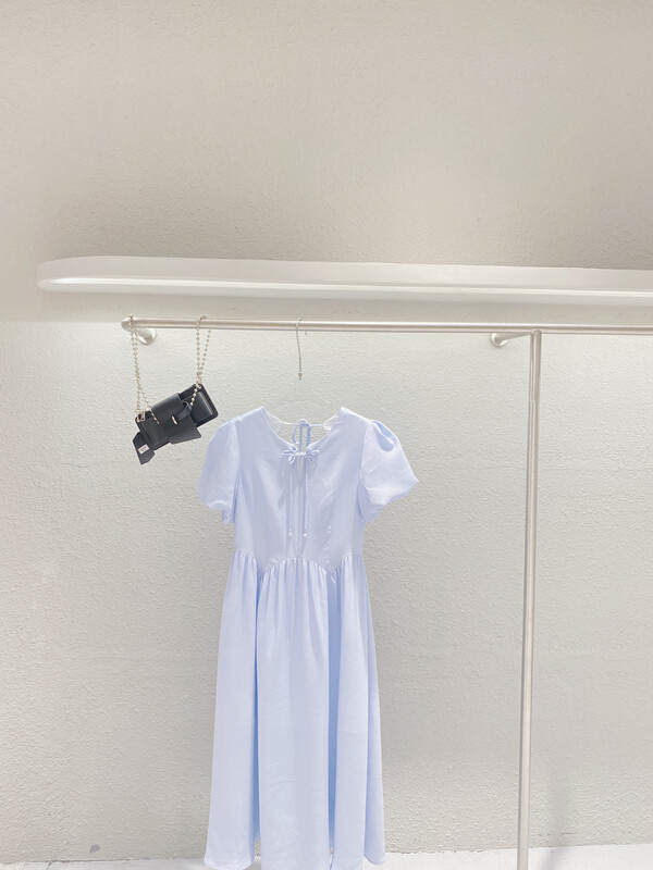 In early summer! [Feimao Philippine cat] round neck bubble sleeve waist Korean dress ym-7411\lsl