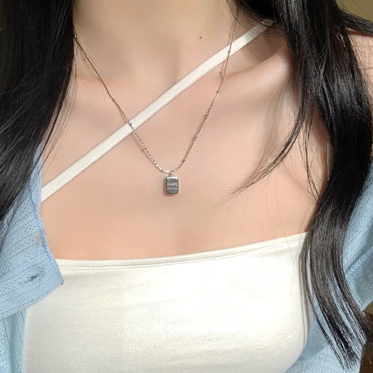 [inside] advanced geometric Square Letter pendant personalized simple short necklace x1668\zxl