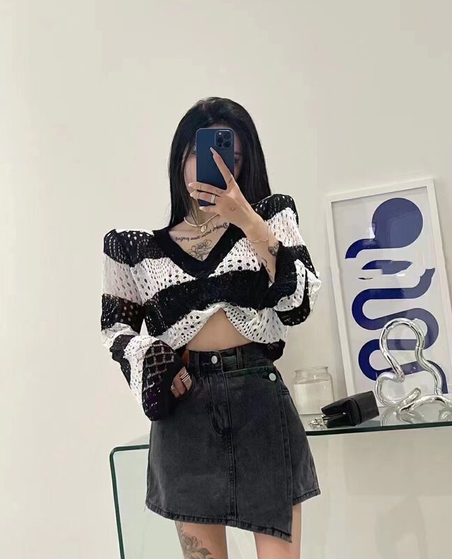 [I do do] V-neck ice silk shoulder pad shirt 8233 \jj